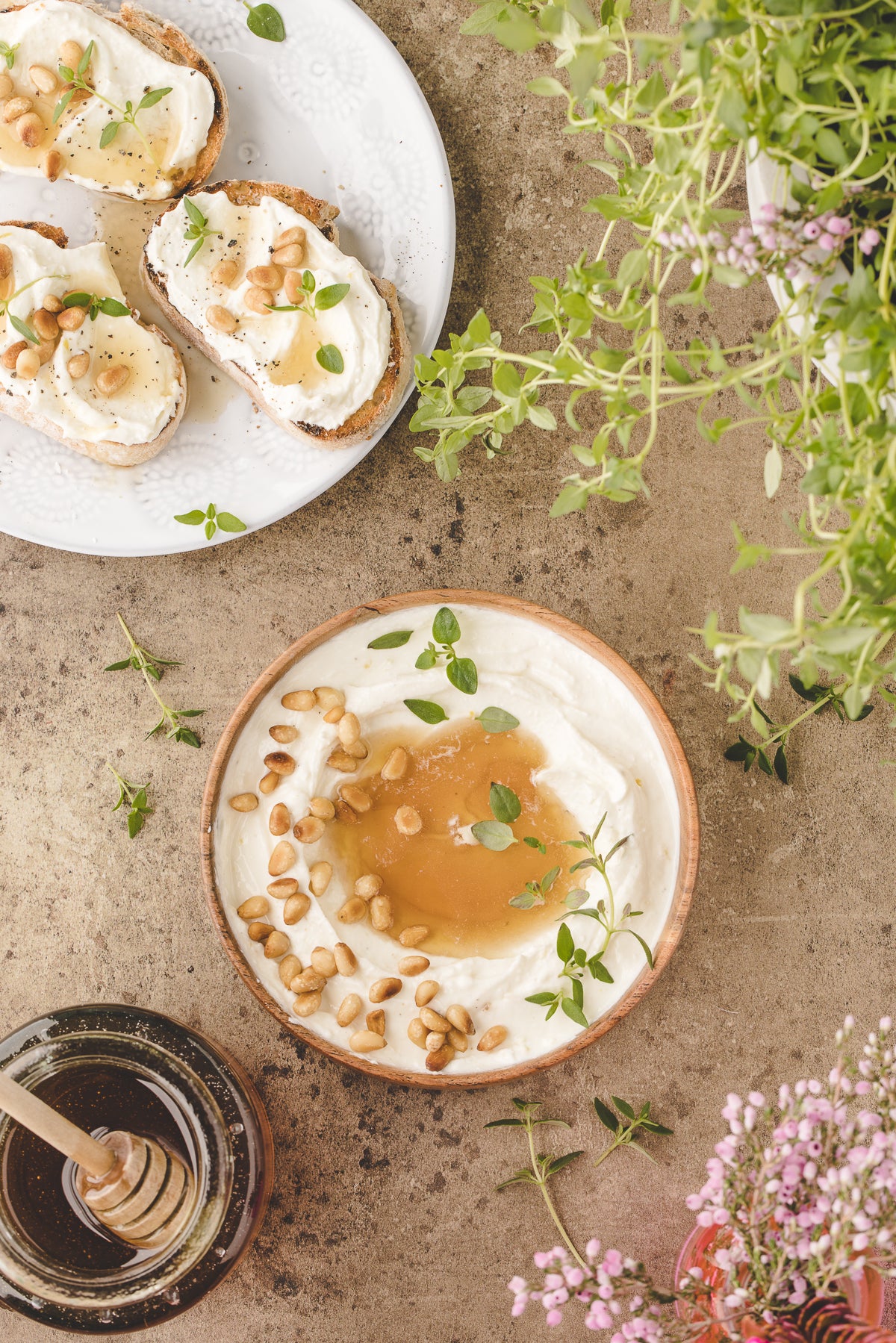 Holiday Pre-Sale: Dips & Spreads
